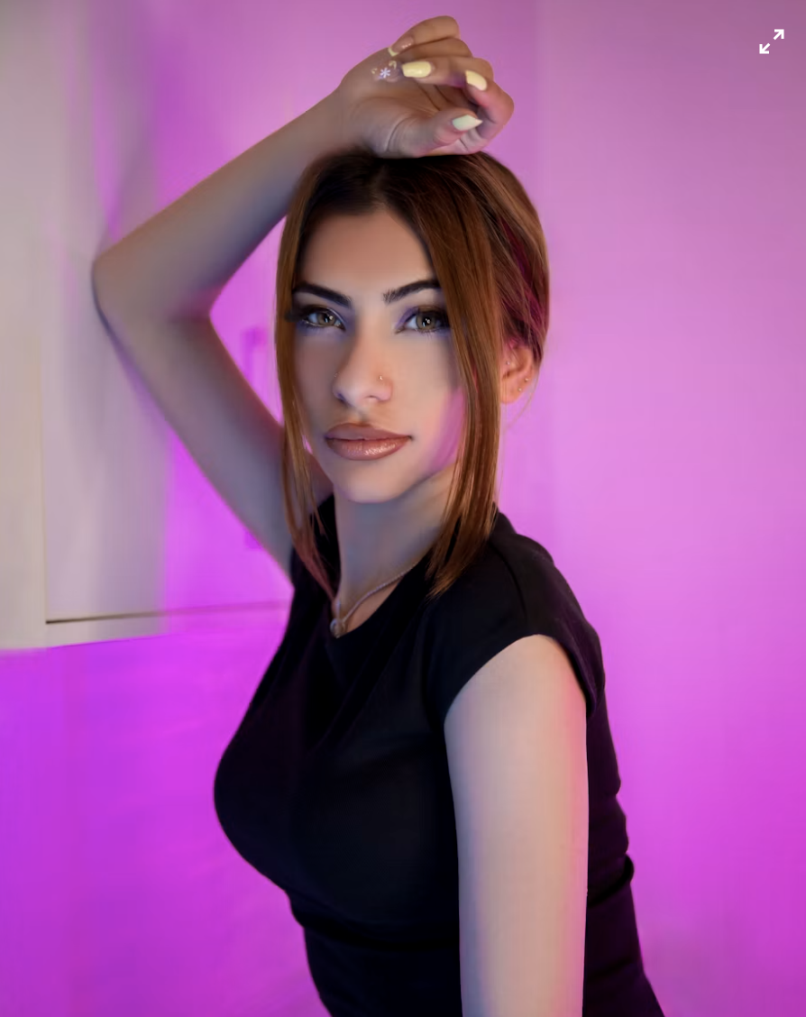 Halkalı Esmer Escort