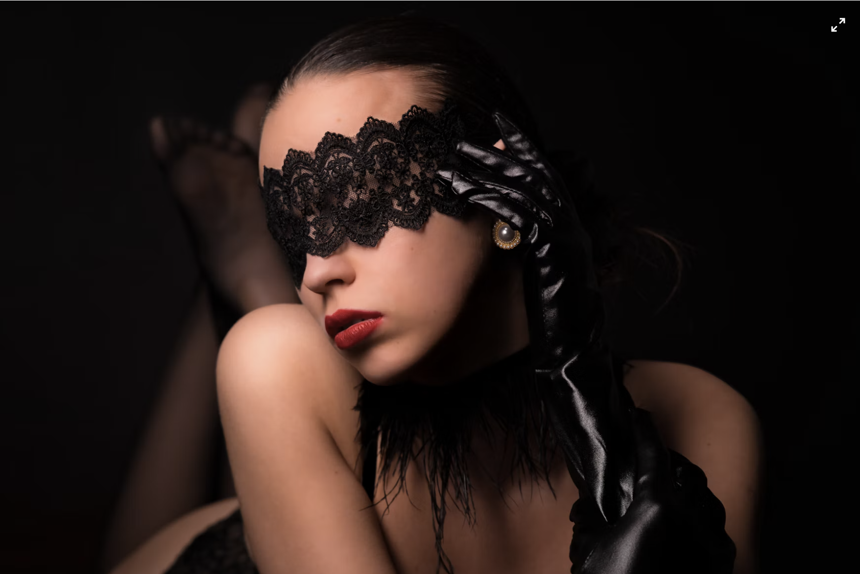 İstinye Sarışın Escort